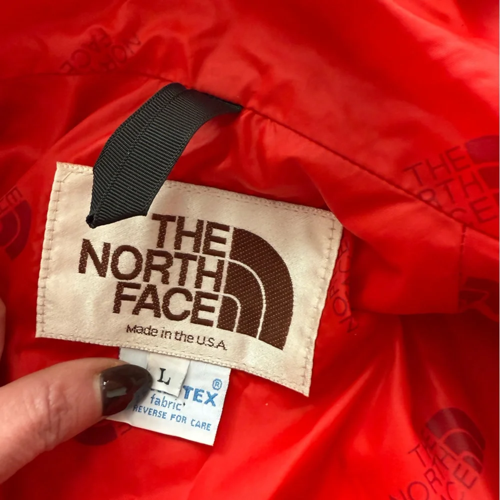 Vintage North Face  Red Hooded Rain Jacket Large - Picture 4 of 17